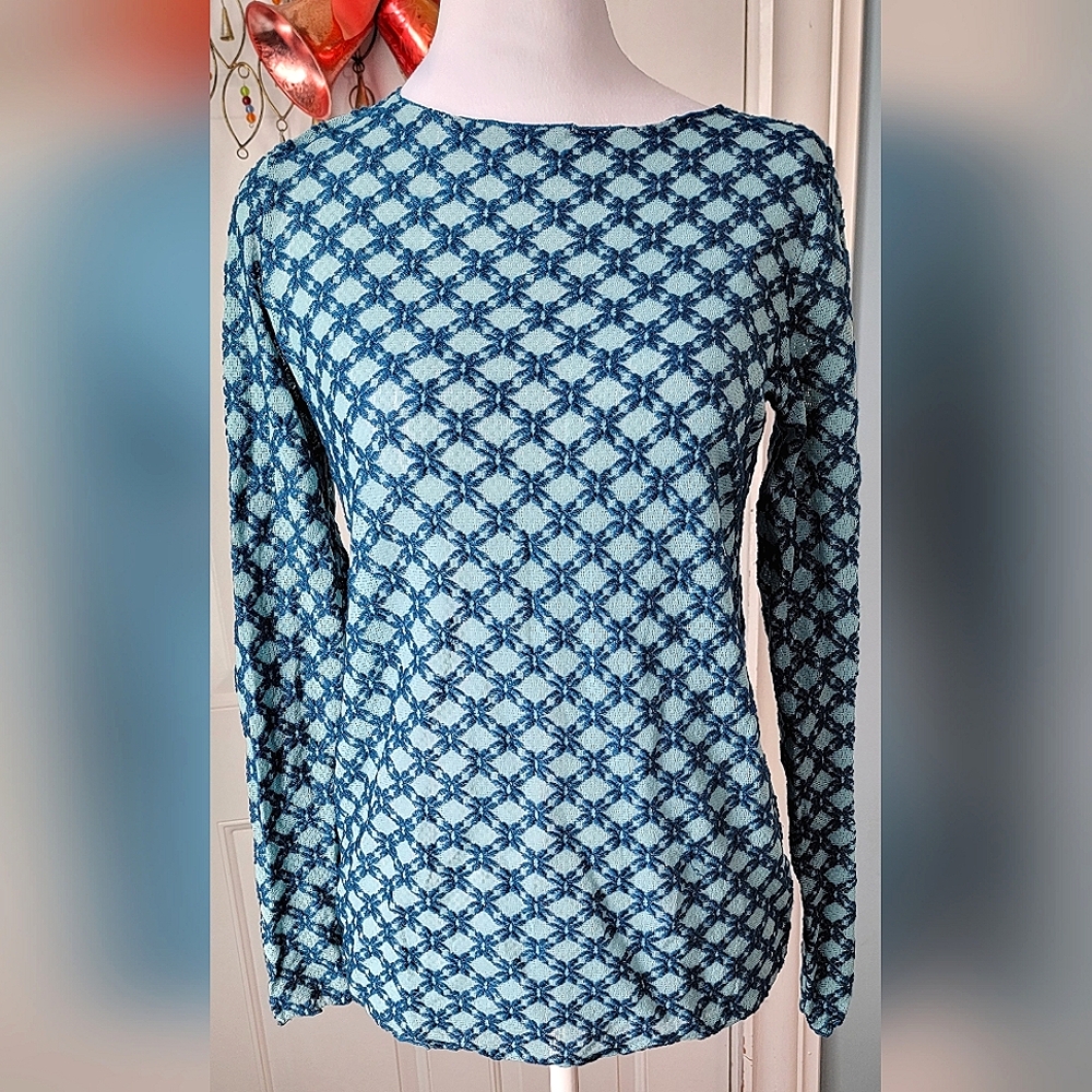 Cut Loose Mesh Top Women's S Blue Geometric Ogee Stiched Pattern Long-sleeved